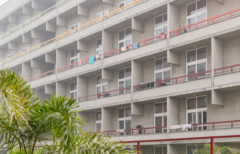 金达尔大学校园大楼